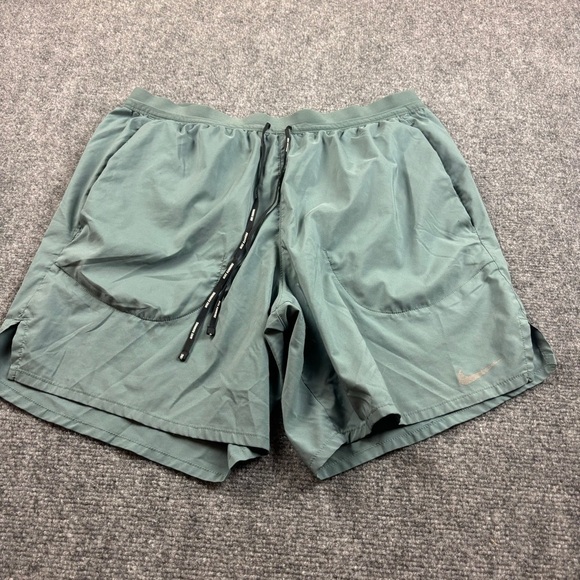 NIKE Mens Green lined Athletic Running shorts Dri-Fit size: Medium - Picture 1 of 9